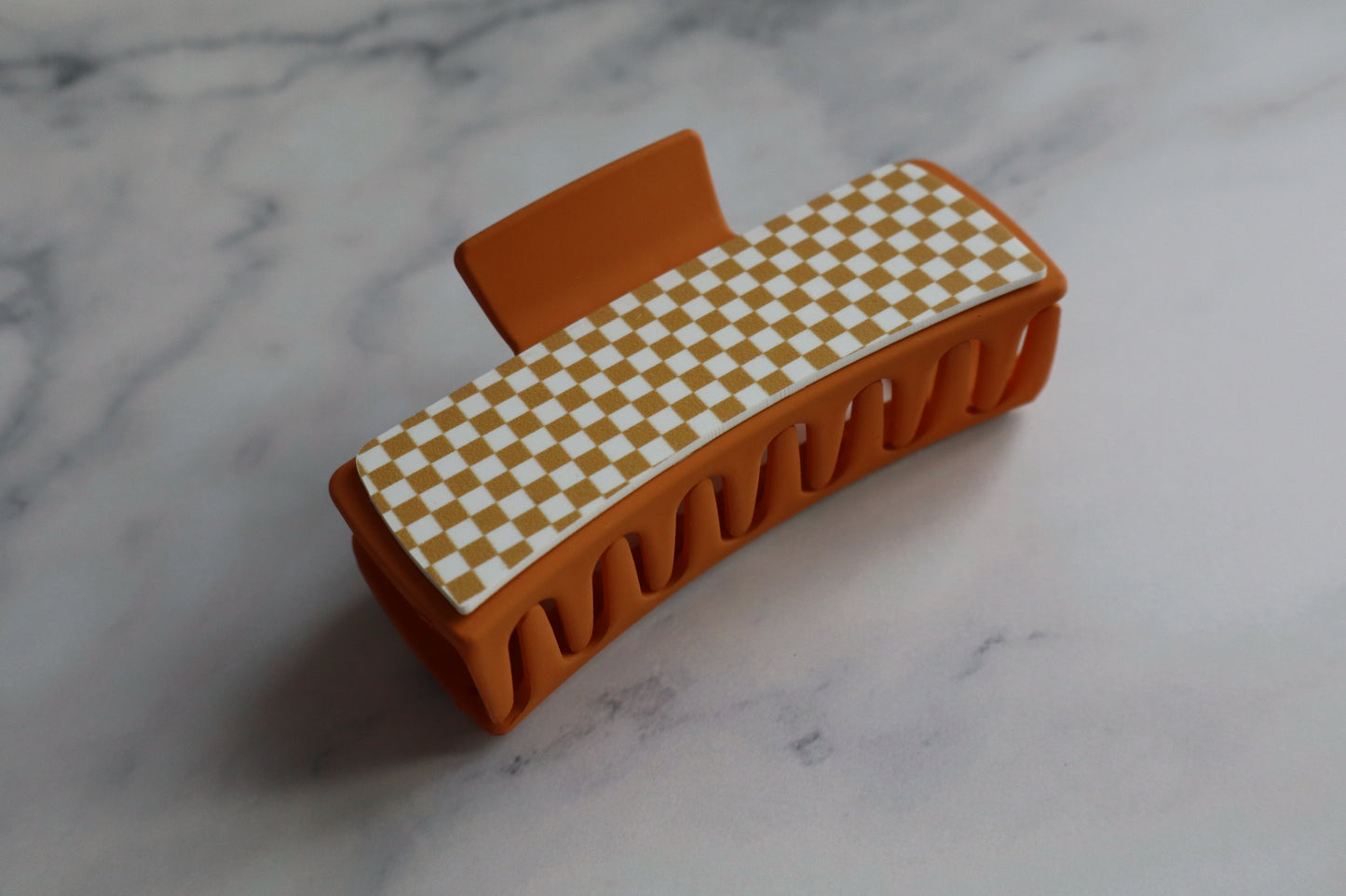 White & Tan Checkered Acrylic Large Claw Clip