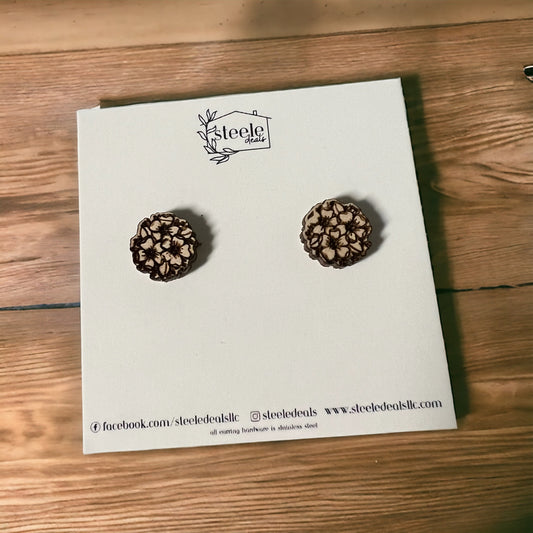 wood stud earrings with the design of a flower bunch