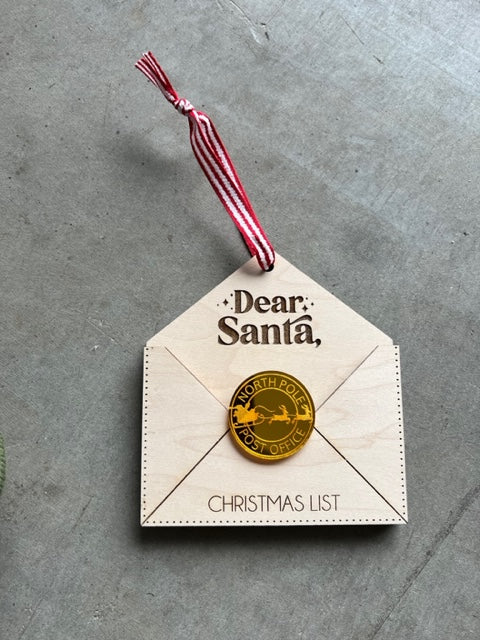 Ornament in the shape of an envelope that can hold Christmas lists